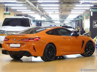 2025 BMW M8 Competition I (F91/F92/F93) Рестайлинг, оранжевый, 17513167 рублей, вид 3