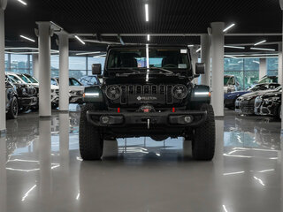 2025 Jeep Wrangler IV (JL) Рестайлинг, чёрный, 8200000 рублей, вид 3
