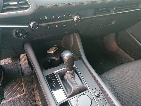 2023 Mazda 3 Axela IV (BP), белый, 1500100 рублей - вид 12