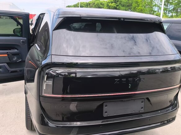 2026 Zeekr 9X 70 kWh, чёрный - вид 7