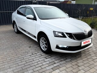 2019 Skoda Octavia III (A7) Рестайлинг, белый, 1600000 рублей, вид 5