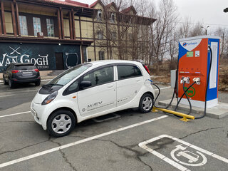 2011 Mitsubishi i-MiEV, белый, 565000 рублей, вид 2