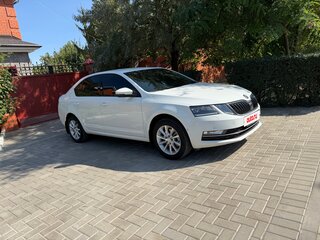 2018 Skoda Octavia III (A7) Рестайлинг, белый, 2120000 рублей, вид 2