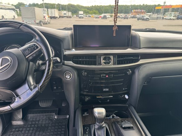 2019 Lexus LX 570 III Рестайлинг 2, белый, 8490000 рублей - вид 9