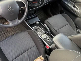 2018 Mitsubishi Outlander III Рестайлинг 3, синий, 1800000 рублей, вид 5