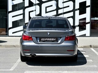 2009 BMW 5 серии 520i V (E60/E61) Рестайлинг, серый, 1129000 рублей, вид 4