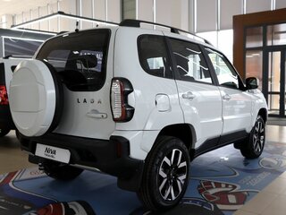 2026 Lada (ВАЗ) Niva Travel I Рестайлинг, белый, 1717000 рублей, вид 3