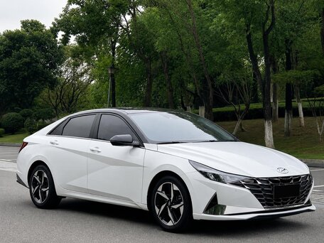 2022 Hyundai Elantra VII (CN7), белый, 1350000 рублей, вид 3