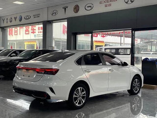 2023 Kia K3 II (China Market) Рестайлинг, белый, 1510000 рублей, вид 3
