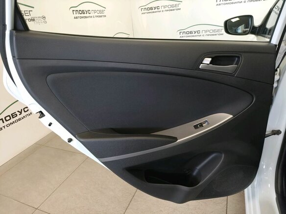 2014 Hyundai Solaris I Рестайлинг, белый - вид 13