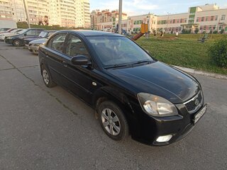 2010 Kia Rio II Рестайлинг, чёрный, 380000 рублей, вид 2