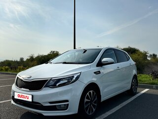 2015 Kia Rio III Рестайлинг, белый, 850000 рублей, вид 2