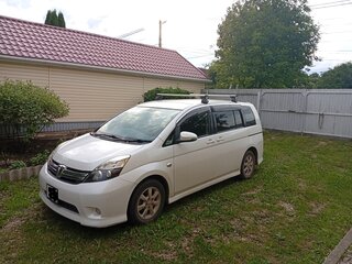 2014 Toyota ISis I Рестайлинг, белый, 1570000 рублей, вид 1