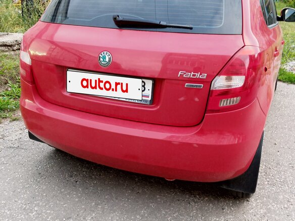 2011 Skoda Fabia II Рестайлинг, красный, 650000 рублей - вид 1