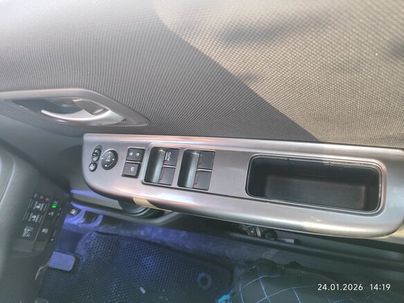 2019 Honda Freed+ II, серый, 1700000 рублей - вид 9