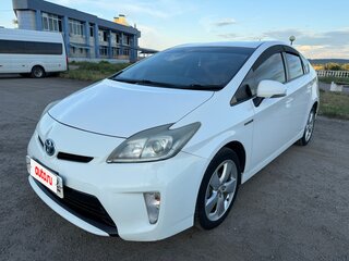 2013 Toyota Prius III Рестайлинг (XW30), белый, 1100000 рублей, вид 1
