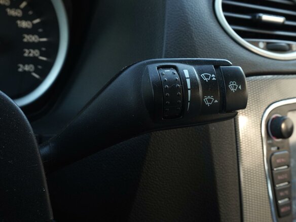 2011 Ford Focus II Рестайлинг, белый, 618000 рублей - вид 11