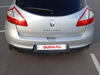 2013 Renault Megane III Рестайлинг, серебристый, 600000 рублей, вид 2