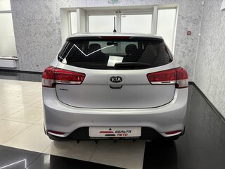 2016 Kia Rio III Рестайлинг, серебристый, 1299000 рублей, вид 4