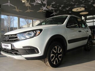 2026 Lada (ВАЗ) Granta Cross I Рестайлинг, белый, 1226000 рублей, вид 1