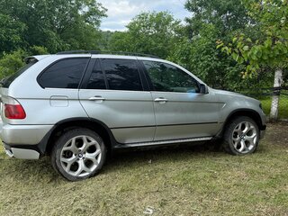 2005 BMW X5 4.4i I (E53) Рестайлинг, серебристый, 1300000 рублей, вид 2