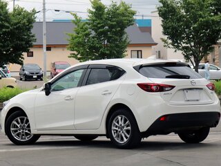 2019 Mazda Axela III Рестайлинг, белый, 1084000 рублей, вид 4
