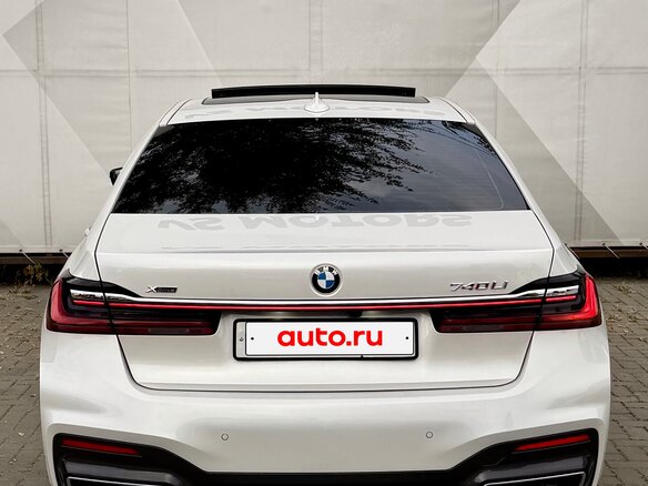 2021 BMW 7 серии Long 740Li xDrive VI (G11/G12) Рестайлинг, белый, 8900000 рублей - вид 12