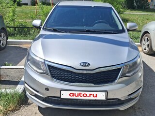 2016 Kia Rio III Рестайлинг, серый, 800000 рублей, вид 1