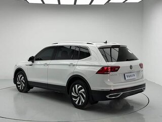 2023 Volkswagen Tiguan L II Рестайлинг (China Market), белый, 2000000 рублей, вид 4