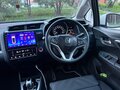 2018 Honda Fit III Рестайлинг, белый, 1385000 рублей - вид 6