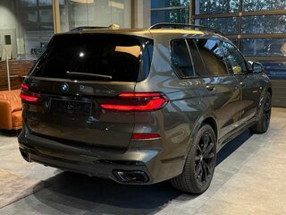 2025 BMW X7 40i I (G07) Рестайлинг, зелёный, 16490000 рублей, вид 3