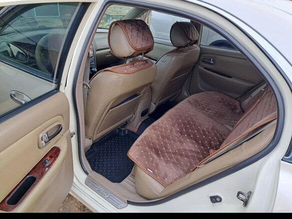 2004 Kia Magentis I Рестайлинг, белый, 600000 рублей - вид 10