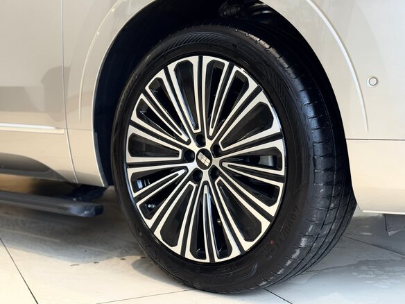 2025 Geely Galaxy M9 210, серебристый, 6700000 рублей - вид 4