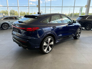 2026 Audi Q5 Sportback TFSI quattro S tronic II (GU), синий, 9200000 рублей, вид 5