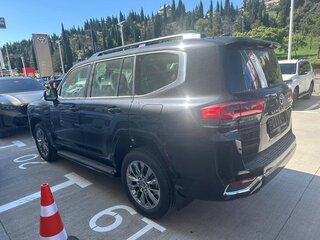 2026 Toyota Land Cruiser 300 Series, чёрный, 15200000 рублей, вид 3