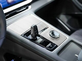 2026 Geely Monjaro I Рестайлинг, серый, 4899990 рублей, вид 3