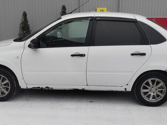2019 Lada (ВАЗ) Granta I Рестайлинг, белый, 450000 рублей - вид 2