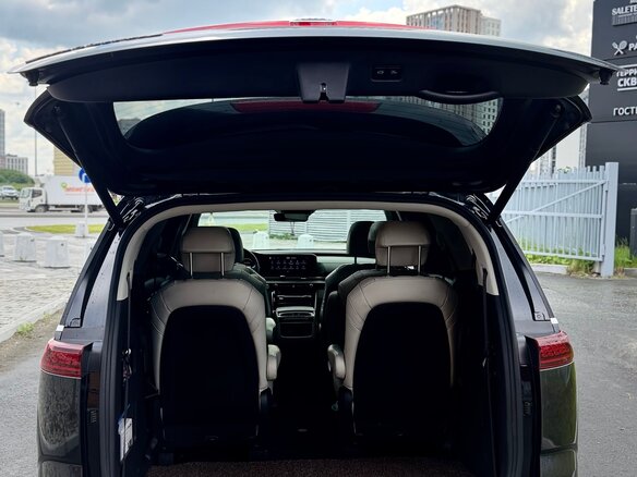 2020 Kia Carnival IV, чёрный, 4500000 рублей - вид 16