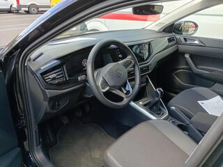 2022 Volkswagen Taigo, чёрный, 1785000 рублей, вид 4
