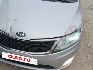 2015 Kia Rio 6-speed III, серебристый, 630000 рублей, вид 2