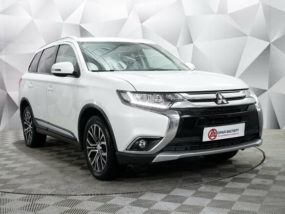 2016 Mitsubishi Outlander III Рестайлинг 2, белый - вид 6