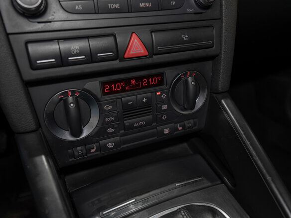 2007 Audi A3 II (8P) Рестайлинг 1, красный, 645000 рублей - вид 13