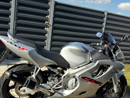2002 Honda CBR 600F, серебристый, 450000 рублей, вид 1