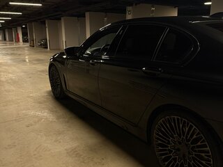 2020 BMW 7 серии 730d xDrive VI (G11/G12) Рестайлинг, чёрный, 6700000 рублей, вид 4