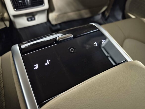 2019 Toyota Camry VIII (XV70), чёрный, 2689000 рублей - вид 19
