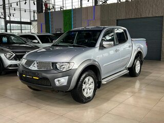 Mitsubishi L200 IV
