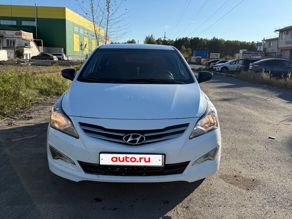 2014 Hyundai Solaris I, белый, 710000 рублей - вид 1