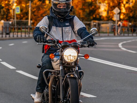 2021 Triumph Bonneville T100, синий, 950000 рублей - вид 12