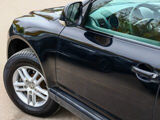2008 Volkswagen Touareg I Рестайлинг, чёрный, 700000 рублей, вид 2