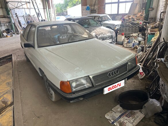 1986 Audi 100 III (C3), белый, 180000 рублей